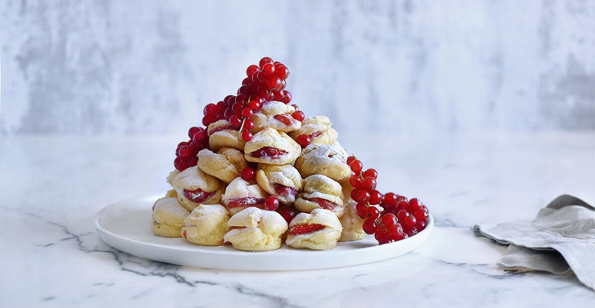 ÇİLEKLİ VEYA KARAMELLİ PROFİTEROL