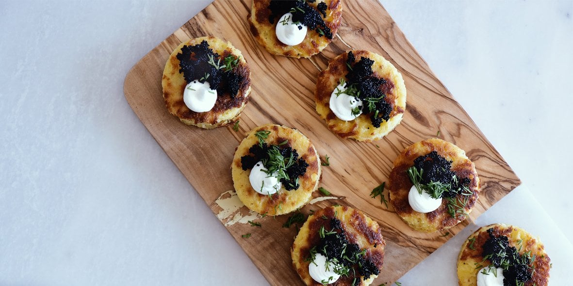 MİNİ PATATES MÜCVERİ ÜZERİNDE HAVYAR