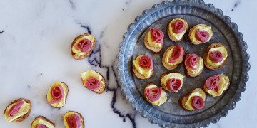 SİMİT KITIRI ÜSTÜ HUMUS JAMBON