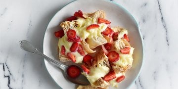 ÇİLEKLİ MİLFÖY TATLISI