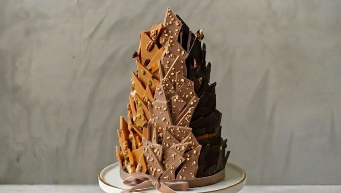 KAREMEL-SÜTLÜ_ BİTTER ÇİKOLATA KULESİ