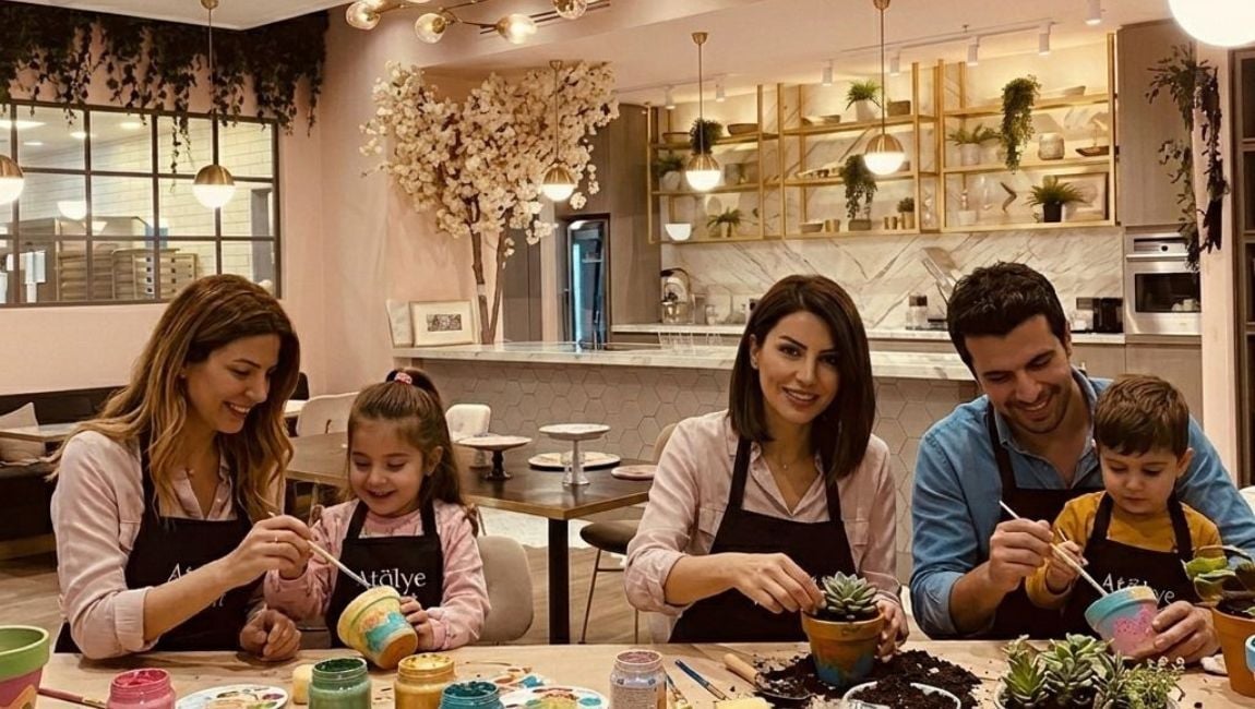 Mayqueen Floral Boutique ile Mini Florist Saksı Boyama ve Çiçek Dikimi Atölyesi