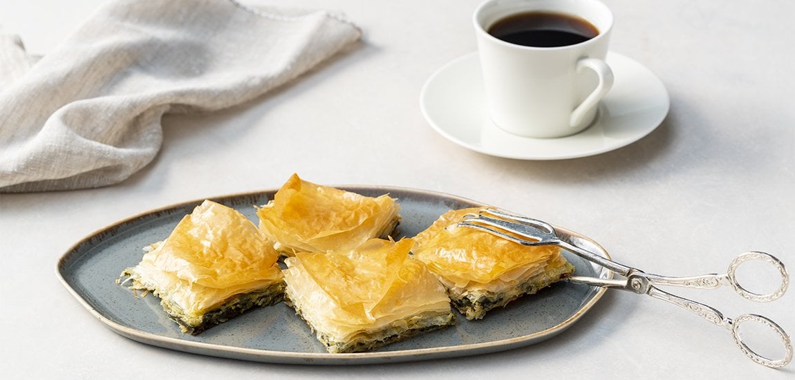 BAKLAVA YUFKASINDA ISPANAKLI ÇITIR BÖREK